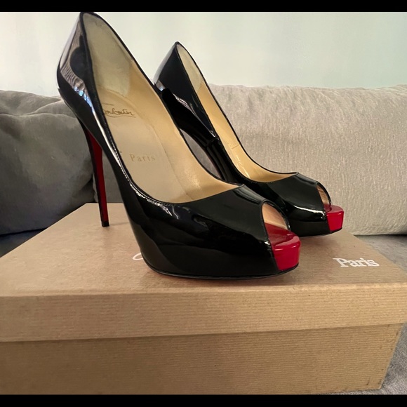 Privé Open Toe Pump
CHRISTIAN LOUBOUTIN - Picture 6 of 8